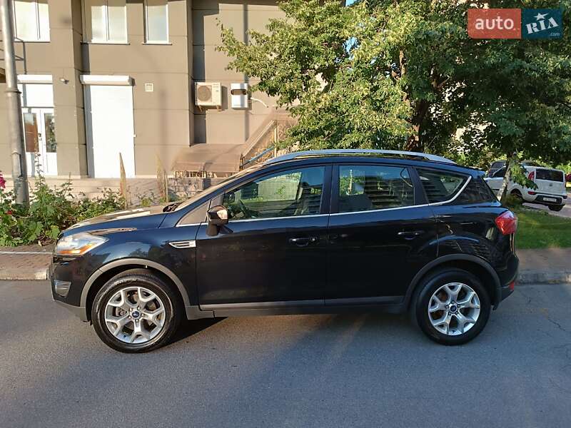 Внедорожник / Кроссовер Ford Kuga 2012 в Киеве