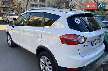 Внедорожник / Кроссовер Ford Kuga 2012 в 