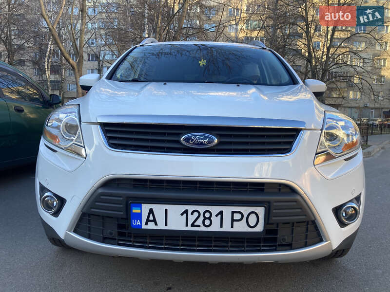 Внедорожник / Кроссовер Ford Kuga 2012 в 