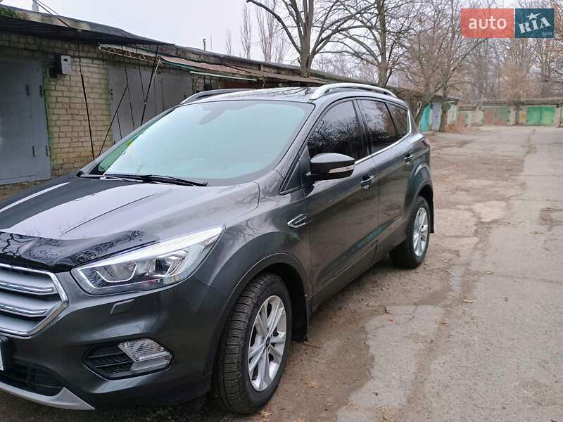 Внедорожник / Кроссовер Ford Kuga 2019 в Южноукраинске