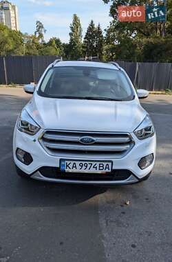Внедорожник / Кроссовер Ford Kuga 2019 в 