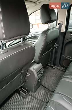 Внедорожник / Кроссовер Ford Kuga 2013 в 