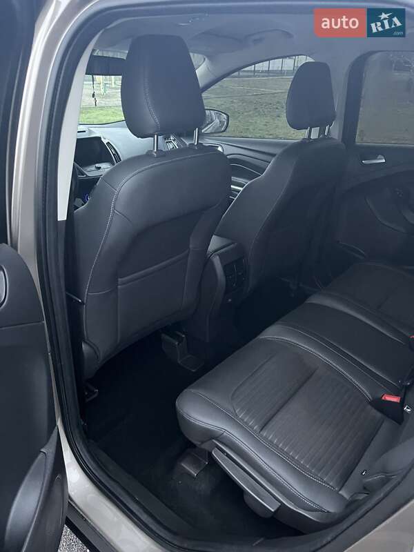Позашляховик / Кросовер Ford Kuga 2019 в Олександрії