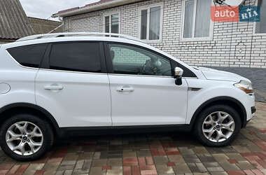 Позашляховик / Кросовер Ford Kuga 2011 в 