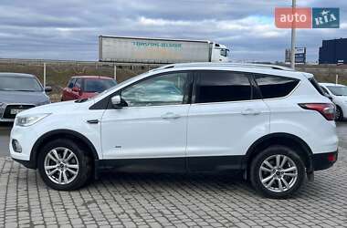 Внедорожник / Кроссовер Ford Kuga 2017 в Львове