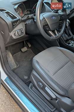 Внедорожник / Кроссовер Ford Kuga 2019 в 