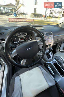 Внедорожник / Кроссовер Ford Kuga 2012 в 