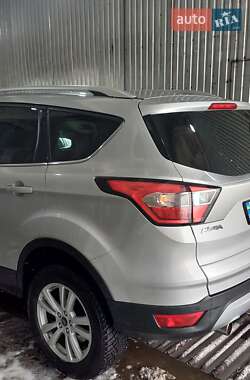 Внедорожник / Кроссовер Ford Kuga 2019 в Ромнах