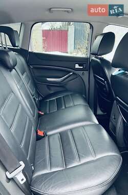 Внедорожник / Кроссовер Ford Kuga 2012 в 