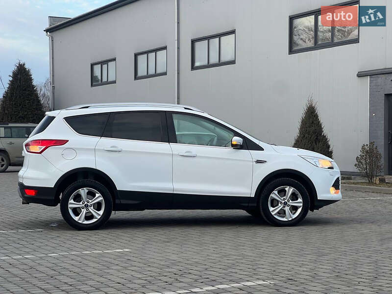 Внедорожник / Кроссовер Ford Kuga 2016 в Ивано-Франковске