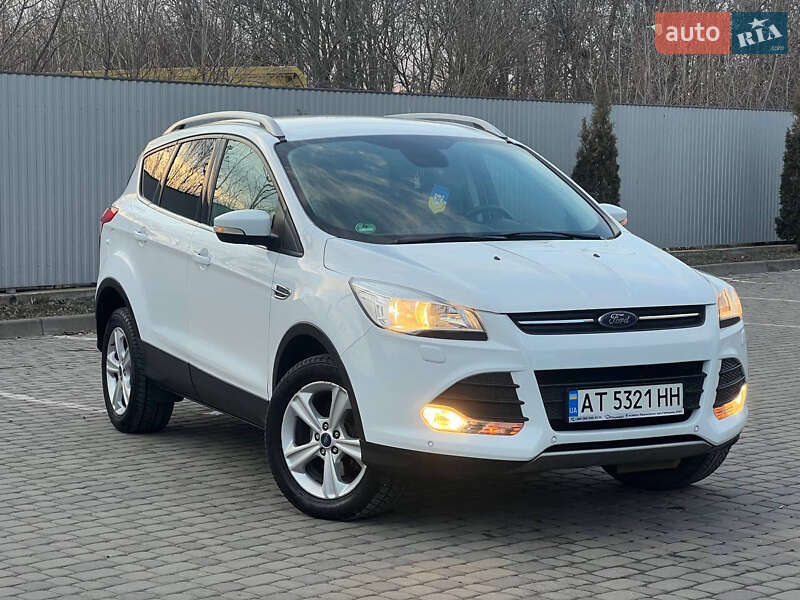 Внедорожник / Кроссовер Ford Kuga 2016 в Ивано-Франковске