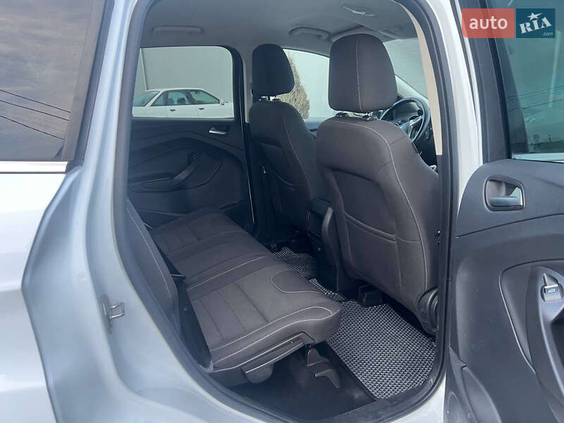 Внедорожник / Кроссовер Ford Kuga 2016 в Ивано-Франковске