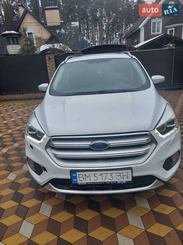 Внедорожник / Кроссовер Ford Kuga 2016 в 