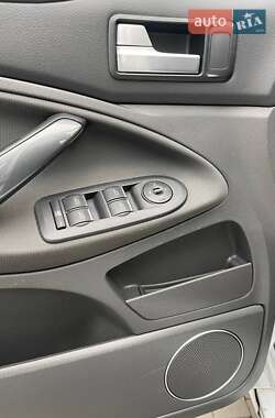 Внедорожник / Кроссовер Ford Kuga 2011 в 