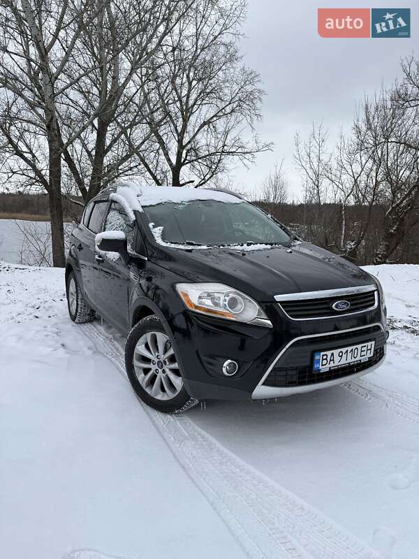 Позашляховик / Кросовер Ford Kuga 2011 в 