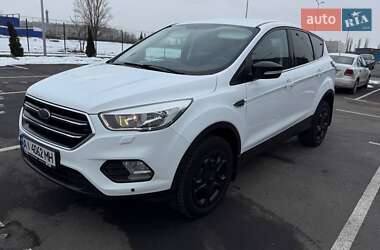 Внедорожник / Кроссовер Ford Kuga 2017 в Боярке