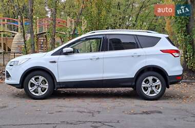 Внедорожник / Кроссовер Ford Kuga 2016 в 