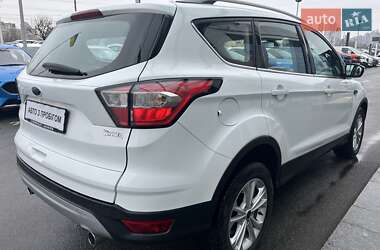 Внедорожник / Кроссовер Ford Kuga 2019 в 