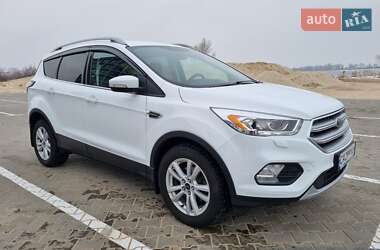 Позашляховик / Кросовер Ford Kuga 2016 в Черкасах