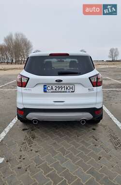 Внедорожник / Кроссовер Ford Kuga 2016 в 
