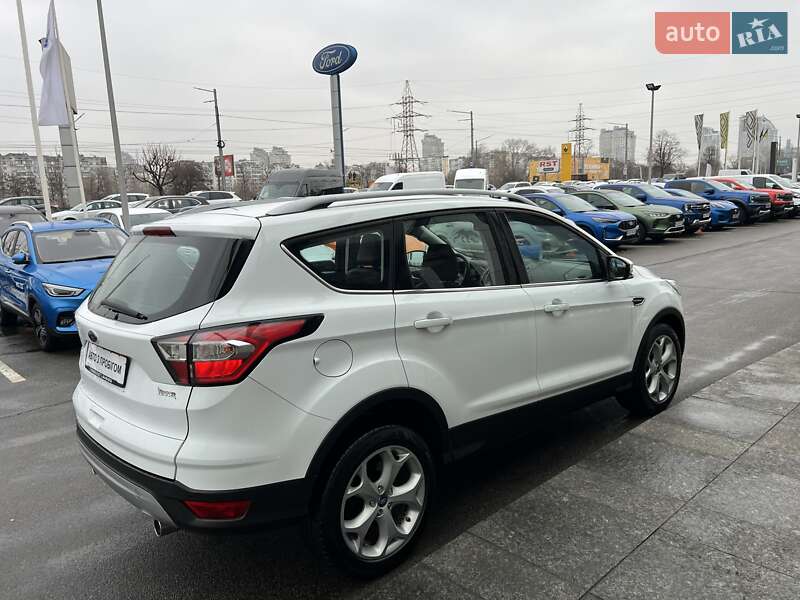Позашляховик / Кросовер Ford Kuga 2019 в Києві