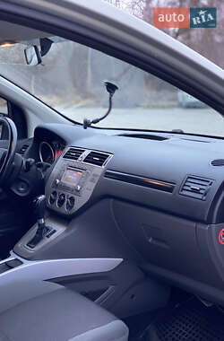 Позашляховик / Кросовер Ford Kuga 2010 в 
