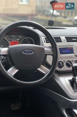 Позашляховик / Кросовер Ford Kuga 2010 в 