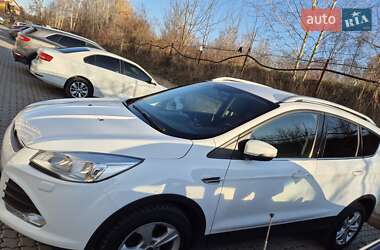 Внедорожник / Кроссовер Ford Kuga 2015 в 
