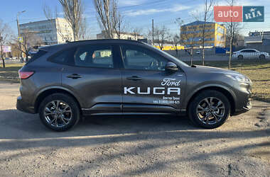 Внедорожник / Кроссовер Ford Kuga 2022 в 