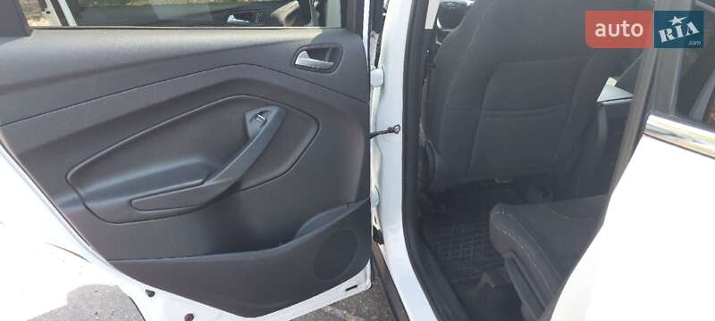 Внедорожник / Кроссовер Ford Kuga 2015 в Каменском