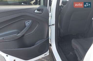 Внедорожник / Кроссовер Ford Kuga 2015 в 