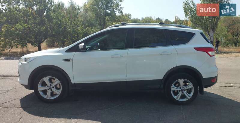 Внедорожник / Кроссовер Ford Kuga 2015 в Каменском