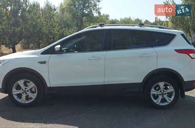 Внедорожник / Кроссовер Ford Kuga 2015 в 
