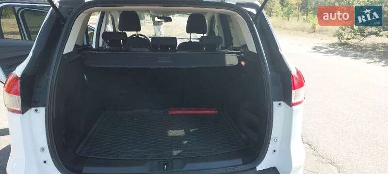 Внедорожник / Кроссовер Ford Kuga 2015 в Каменском