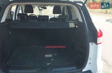 Внедорожник / Кроссовер Ford Kuga 2015 в 