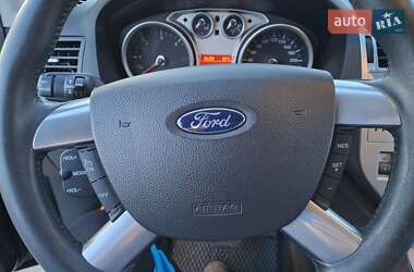 Внедорожник / Кроссовер Ford Kuga 2010 в 