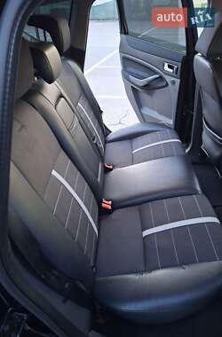 Внедорожник / Кроссовер Ford Kuga 2010 в 