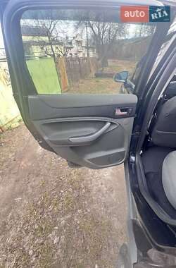 Внедорожник / Кроссовер Ford Kuga 2012 в 
