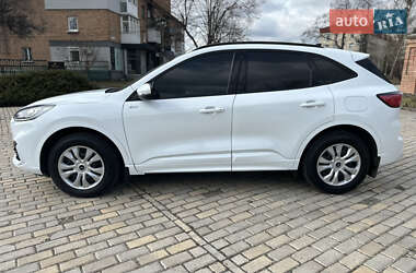 Позашляховик / Кросовер Ford Kuga 2022 в 