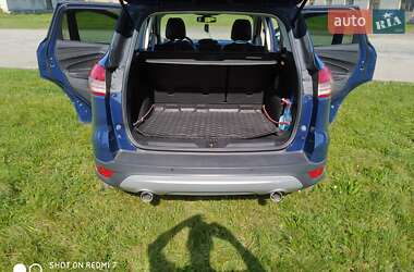 Внедорожник / Кроссовер Ford Kuga 2015 в 