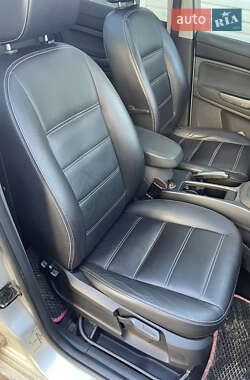 Позашляховик / Кросовер Ford Kuga 2009 в 