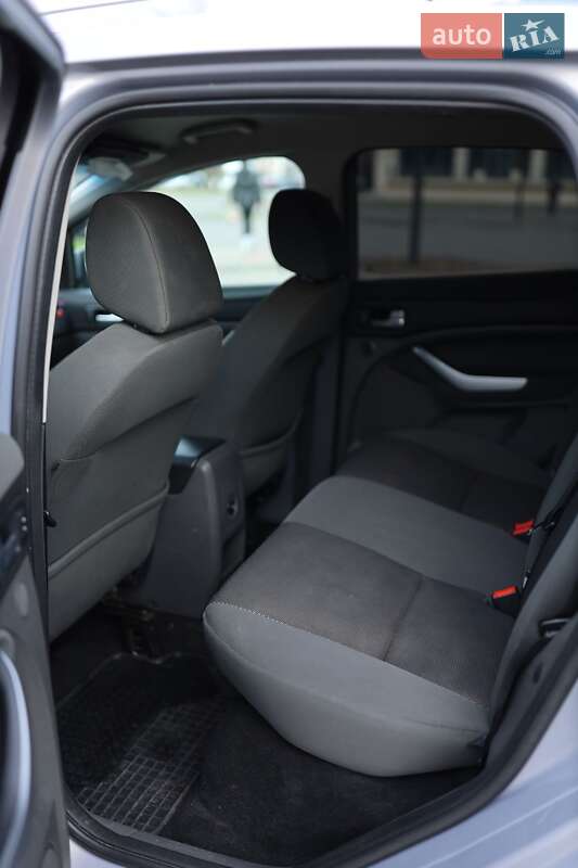Внедорожник / Кроссовер Ford Kuga 2011 в Днепре
