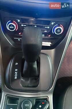 Внедорожник / Кроссовер Ford Kuga 2017 в 