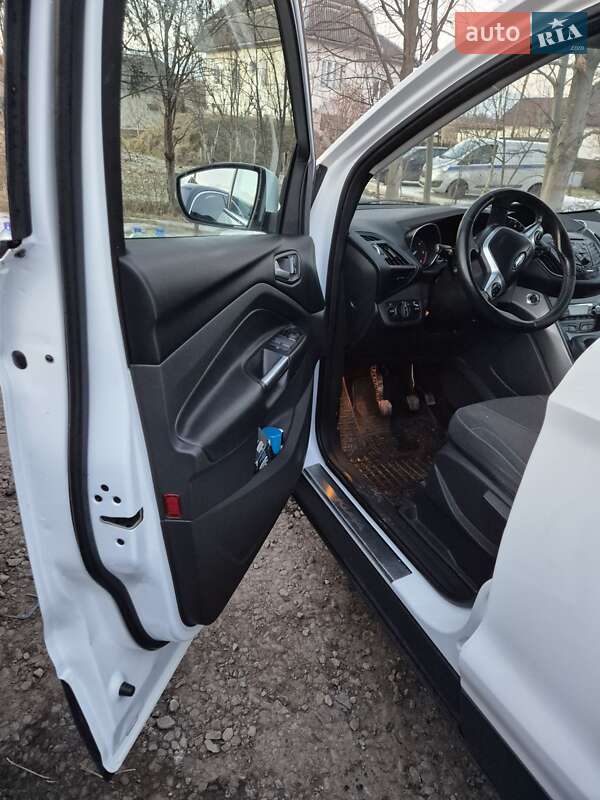 Внедорожник / Кроссовер Ford Kuga 2015 в Ивано-Франковске