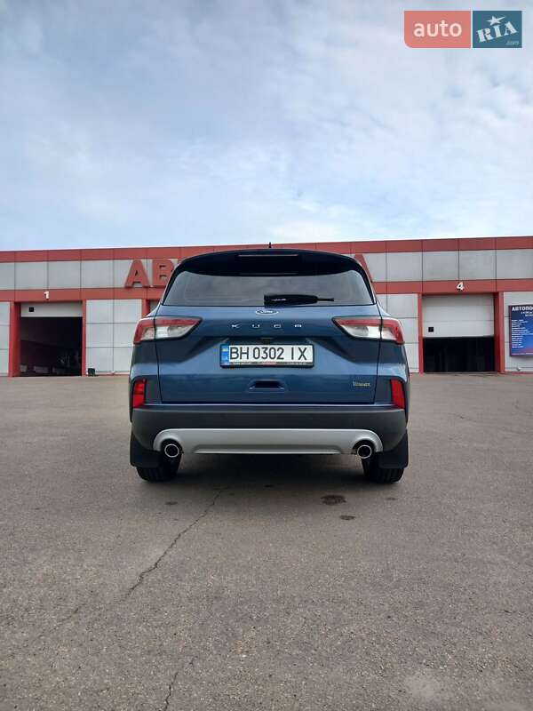 Позашляховик / Кросовер Ford Kuga 2021 в Южноукраїнську