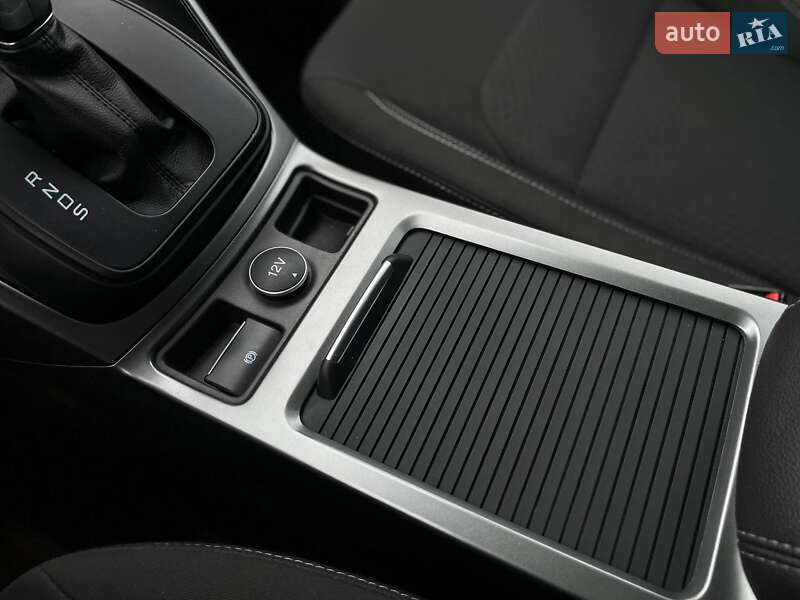 Внедорожник / Кроссовер Ford Kuga 2017 в Львове