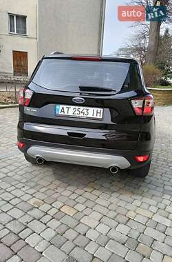 Внедорожник / Кроссовер Ford Kuga 2019 в 
