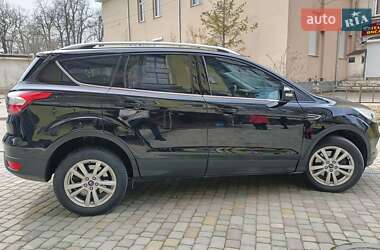 Внедорожник / Кроссовер Ford Kuga 2019 в 