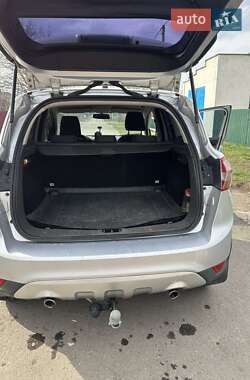 Внедорожник / Кроссовер Ford Kuga 2011 в 