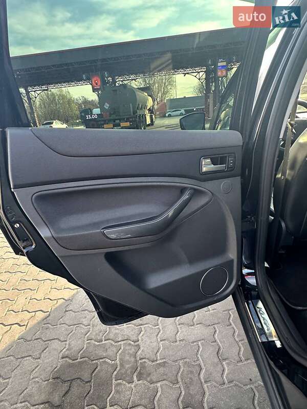 Внедорожник / Кроссовер Ford Kuga 2012 в Черкассах